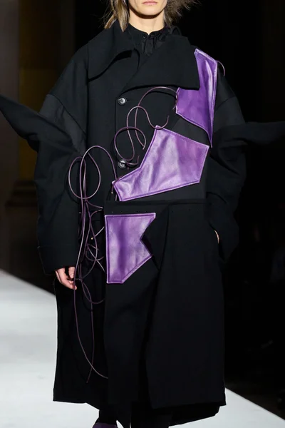 Look 28